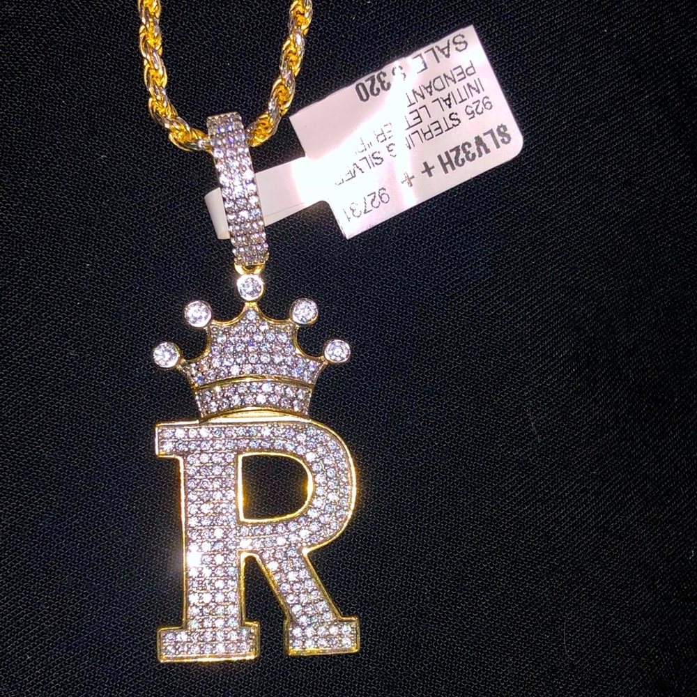 10k gold vermeil R initial pendant, Swarovski Crystal Initial, name necklace Wow - Picture 1 of 6